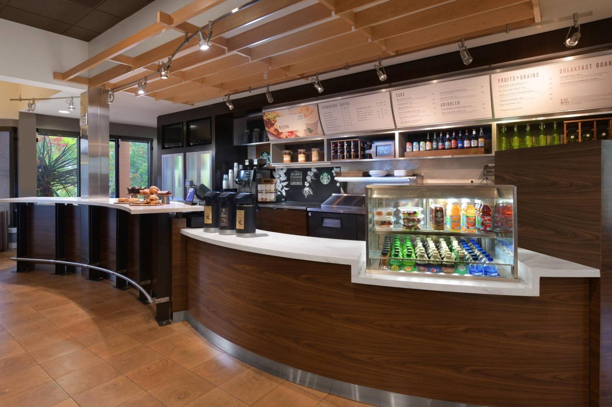 Courtyard By Marriott Airport Hotel 3*